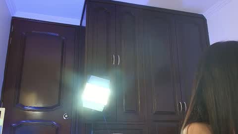 Tina Wild online show from 11.22.25