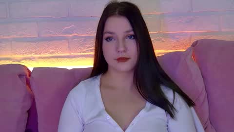 TinaBurton online show from 11.18.25