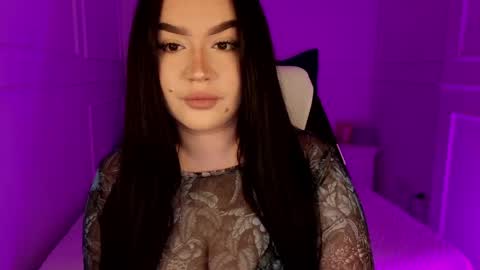 hi im curvy babyface girlie Tina online show from 05.07.26