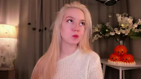 Annie online show from 10.31.25