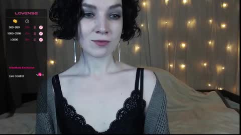 Snapshot of tinawincee chatting on 12.13.24 Tina online show from 12.13.24