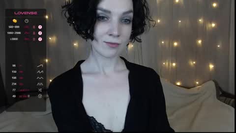 Snapshot of tinawincee chatting on 12.27.24 Tina online show from 12.27.24