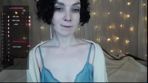 Snapshot of tinawincee chatting on 01.05.25 Tina online show from 01.05.25