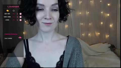 Snapshot of tinawincee chatting on 01.08.25 Tina online show from 01.08.25