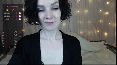 Snapshot of tinawincee chatting on 01.16.25 Tina online show from 01.16.25