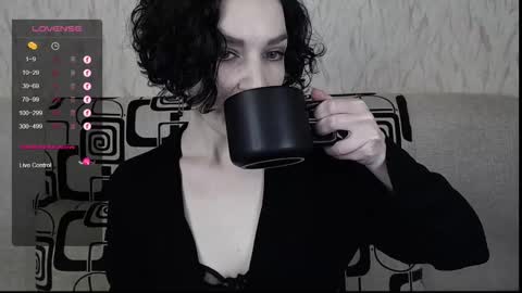 Snapshot of tinawincee chatting on 01.29.25 Tina online show from 01.29.25