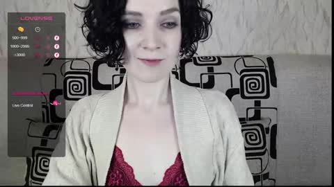 Snapshot of tinawincee chatting on 02.08.25 Tina online show from 02.08.25