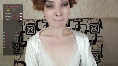 Snapshot of tinawincee chatting on 09.12.25 Tina online show from 09.12.25