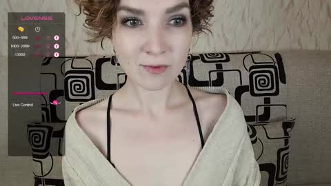 Snapshot of tinawincee chatting on 09.29.25 Tina online show from 09.29.25