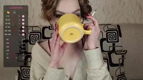 Snapshot of tinawincee chatting on 10.23.25 Tina online show from 10.23.25