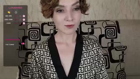 Snapshot of tinawincee chatting on 10.24.25 Tina online show from 10.24.25