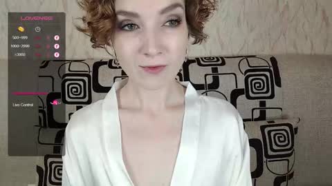 Snapshot of tinawincee chatting on 10.25.25 Tina online show from 10.25.25