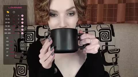 Snapshot of tinawincee chatting on 11.02.25 Tina online show from 11.02.25