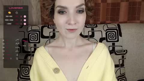 Snapshot of tinawincee chatting on 11.10.25 Tina online show from 11.10.25