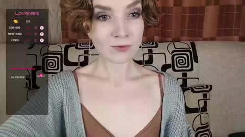 Snapshot of tinawincee chatting on 11.21.25 Tina online show from 11.21.25