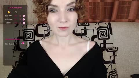 Snapshot of tinawincee chatting on 11.29.25 Tina online show from 11.29.25