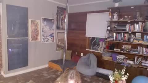 Snapshot of tinkerbellmel44 chatting on 10.29.25 tinkerbellmel44 online show from 10.29.25