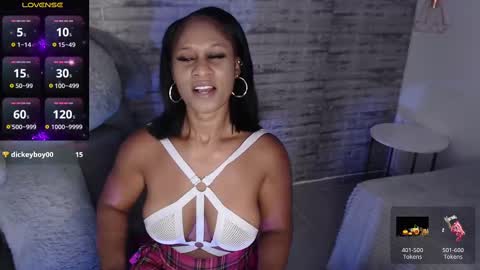 Tinna Goddess online show from 10.27.25