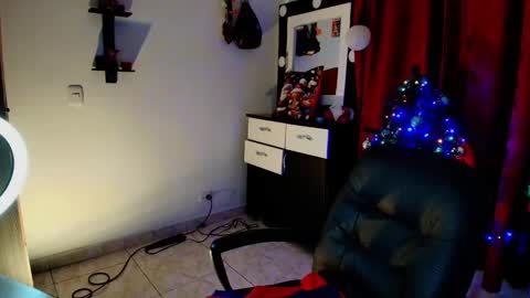 Snapshot of tinnadawson chatting on 12.29.24 I AM BELLA ----------- follow my IG TINNS 69 online show from 12.29.24