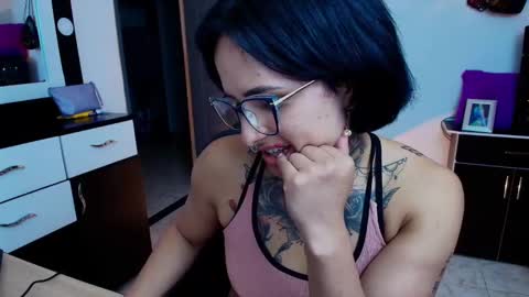 Snapshot of tinnadawson chatting on 01.14.25 I AM BELLA ----------- follow my IG TINNS 69 online show from 01.14.25