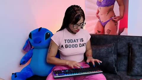 Snapshot of tinnadawson chatting on 02.13.25 I AM BELLA ----------- follow my IG TINNS 69 online show from 02.13.25