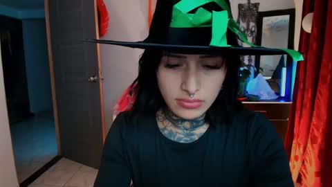 Snapshot of tinnadawson chatting on 10.16.25 I AM BELLA ----------- follow my IG TINNS 69 online show from 10.16.25