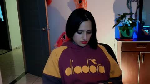 Snapshot of tinnadawson chatting on 10.27.25 I AM BELLA ----------- follow my IG TINNS 69 online show from 10.27.25