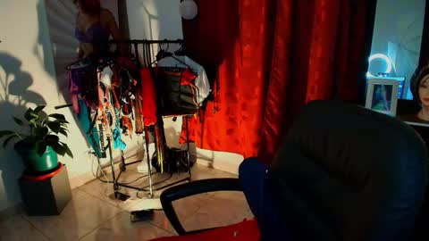 Snapshot of tinnadawson chatting on 11.14.25 I AM BELLA ----------- follow my IG TINNS 69 online show from 11.14.25