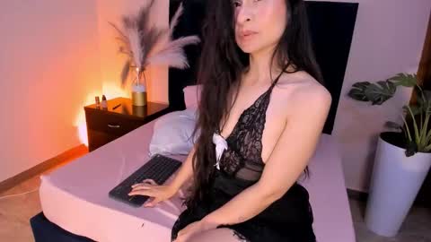 Tina Moon online show from 03.11.26