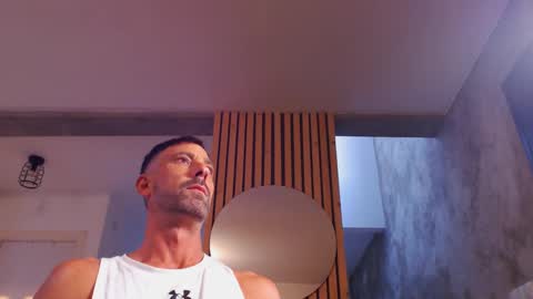 Snapshot of tinoclandestino chatting on 01.19.25 tinoclandestino online show from 01.19.25