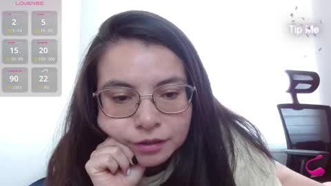 Tiny Caroline online show from 01.17.26