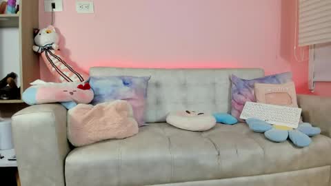 tiny_cora online show from 05.02.26