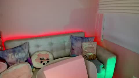 tiny_cora online show from 07.09.26