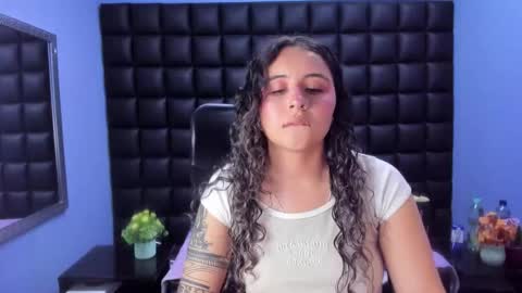 Snapshot of tiny_love_ chatting on 02.12.26 tiny online show from 02.12.26