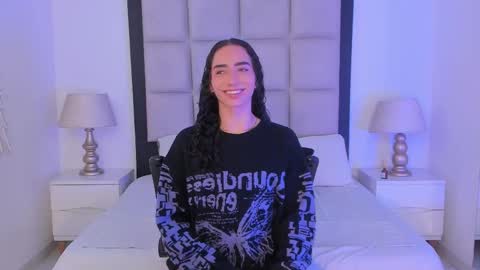 Thomm  Independent Model online show from 02.19.26