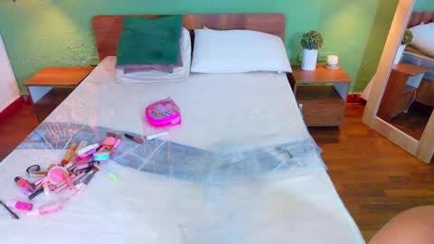 tiny_whore18 online show from 03.24.26