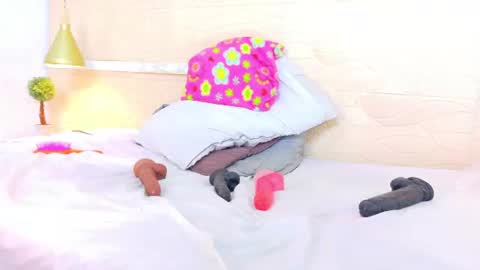 tiny_whore18 online show from 07.28.26