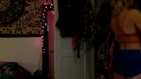 Snapshot of tinyandtatted420 chatting on 11.03.25 tinyandtatted420 online show from 11.03.25