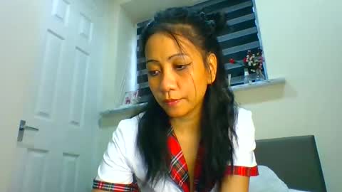Tinyasian911718 sweetinyasian instagram online show from 12.21.24