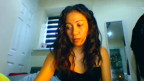 Tinyasian911718 sweetinyasian instagram online show from 02.04.25