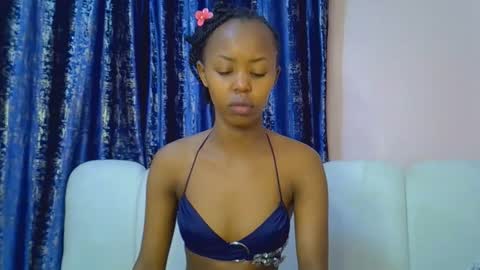 Snapshot of tinybarbie_ chatting on 12.01.25 Barbie online show from 12.01.25