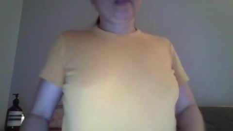 Snapshot of tinyelyza chatting on 03.24.26 Elyza online show from 03.24.26