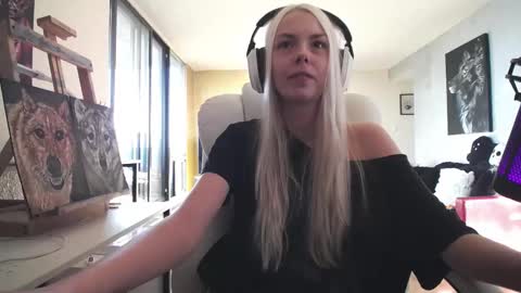 stage Kylie Sinner  brand CLITBAIT online show from 09.25.25