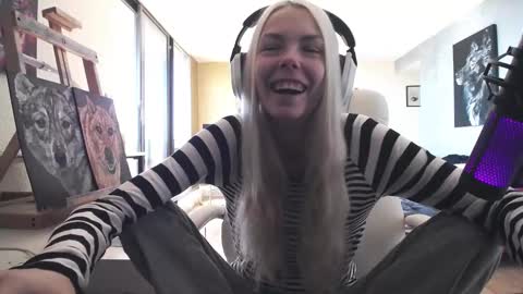 stage Kylie Sinner  brand CLITBAIT online show from 10.03.25