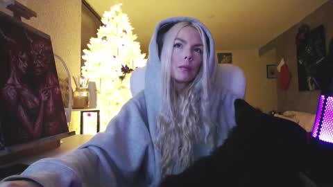 stage Kylie Sinner  brand CLITBAIT online show from 12.15.25