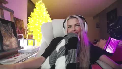 stage Kylie Sinner  brand CLITBAIT online show from 01.18.26