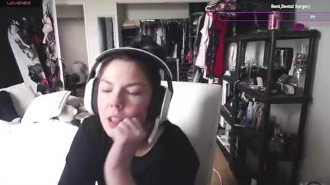 stage Kylie Sinner  brand CLITBAIT online show from 06.13.26