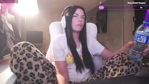Snapshot of tinykylie chatting on 06.22.26 stage Kylie Sinner brand CLITBAIT online show from 06.22.26