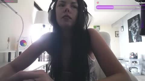 Snapshot of tinykylie chatting on 07.07.26 stage Kylie Sinner brand CLITBAIT online show from 07.07.26