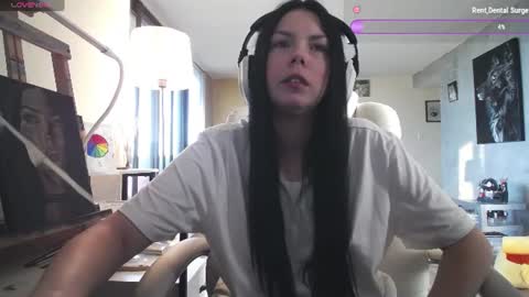 Snapshot of tinykylie chatting on 07.24.26 stage Kylie Sinner brand CLITBAIT online show from 07.24.26